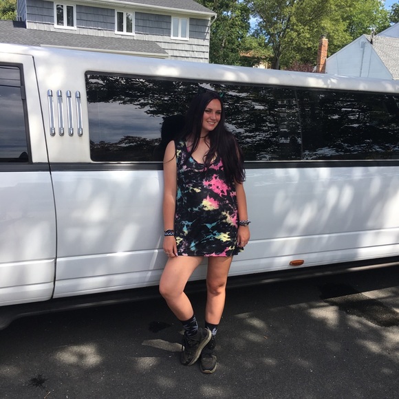 Meet your Posher, Christa - Picture 3 of 5